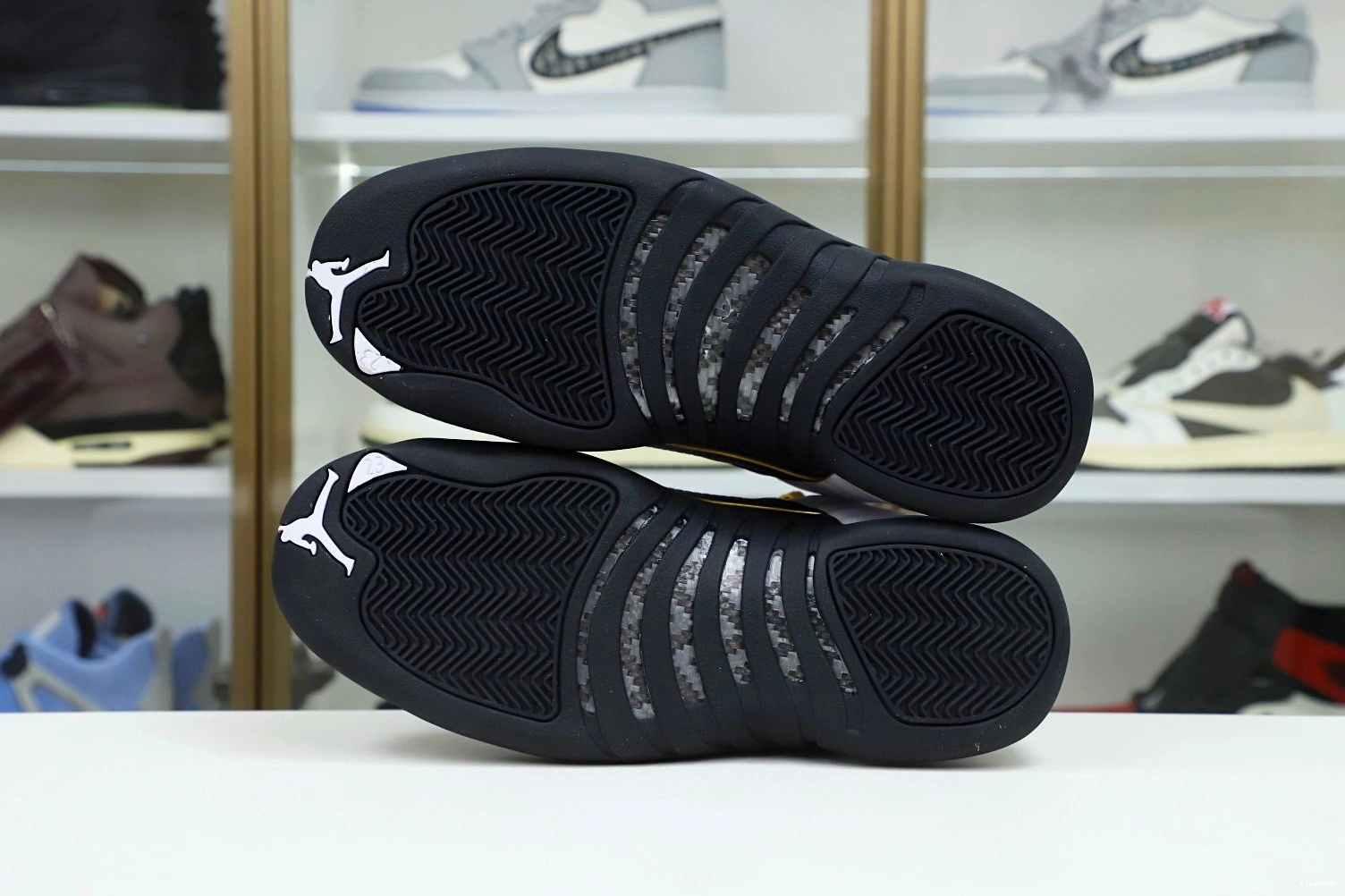 AIR RETRO 12 'ROYALTY' JORDAN 0915